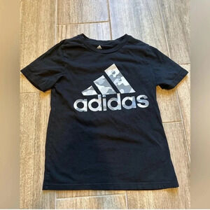 Adidas Boys Tee size Small